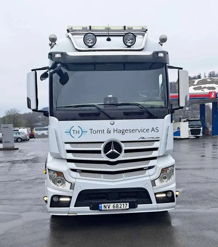Lastebil fra Tomt og Hageservice